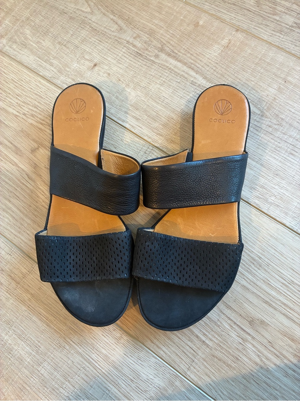 Coclico Black Leather Slide Sandals Two Band size 39.5 9 US 1 inch platform